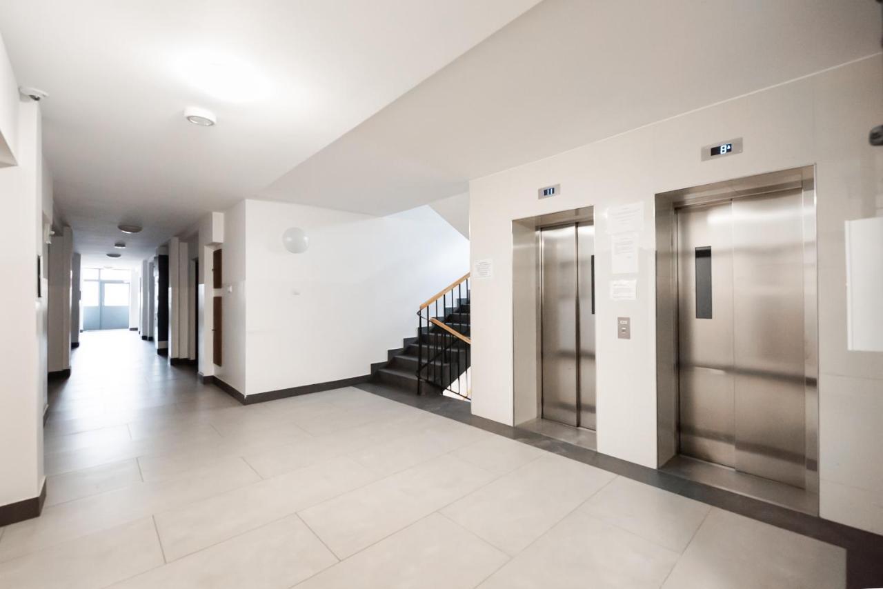 Ratusz Arsenal Modern City Apartment Варшава Екстер'єр фото